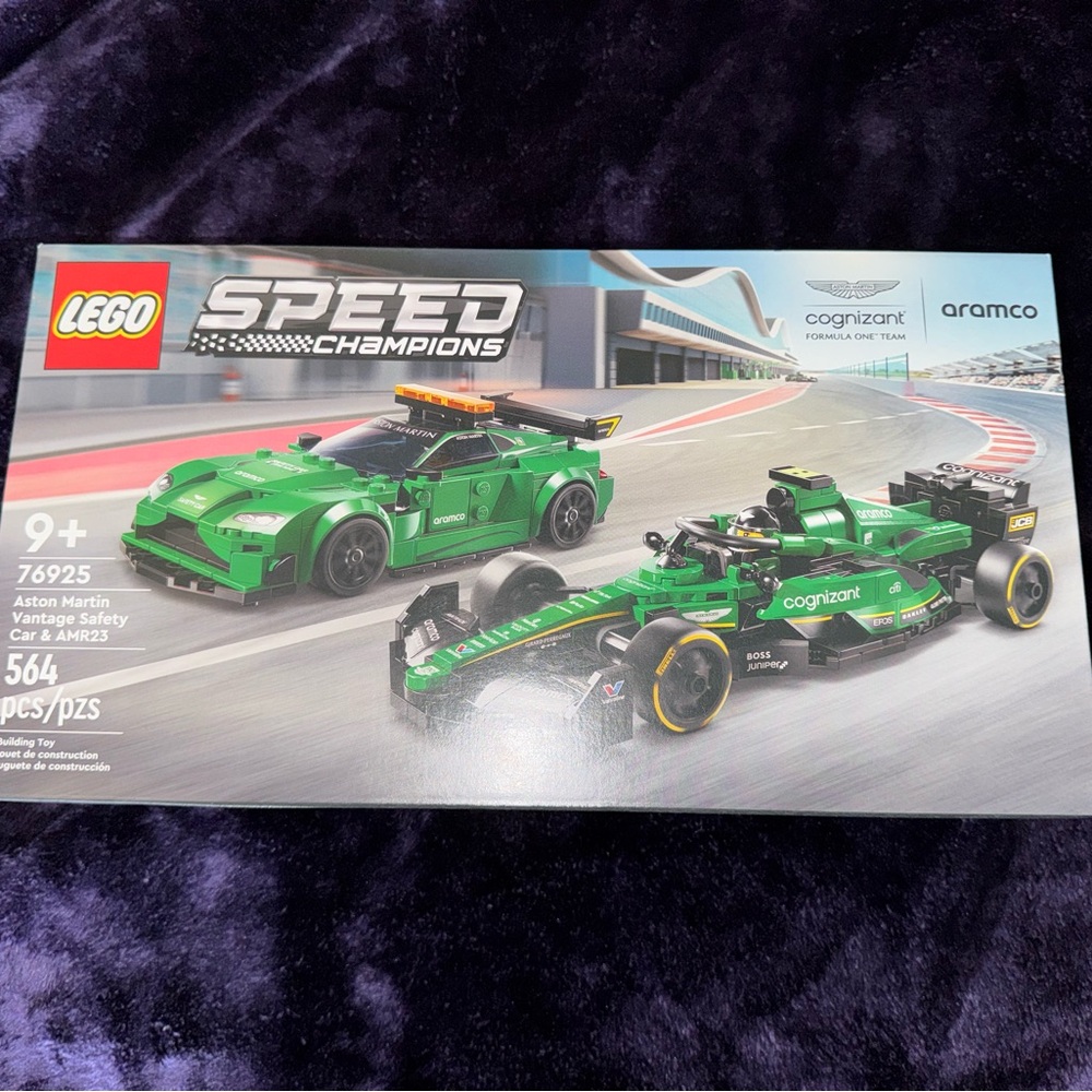 LEGO Speed Champions Green Aston Martin Race & Safety Cars